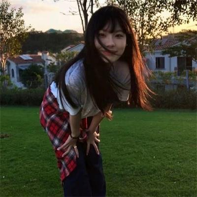 为黛茜小姐开车